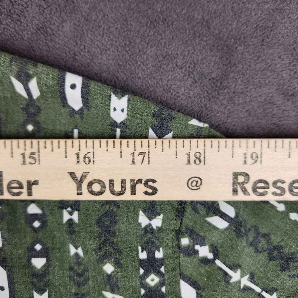 The North Face Shirt Mens Medium‎ Green Aztec Arrow Print Short Sleeve Button Up